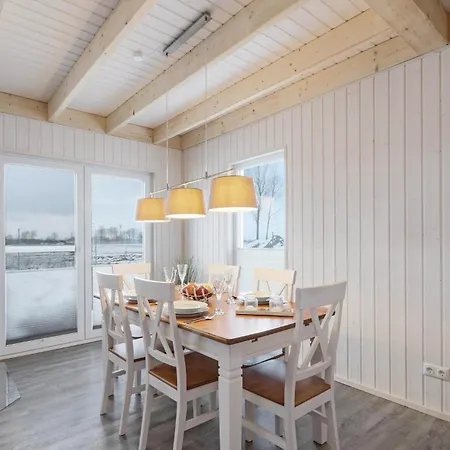 Prázdninový dům Nice In Ostseeresort With Kitchen Olpenitz